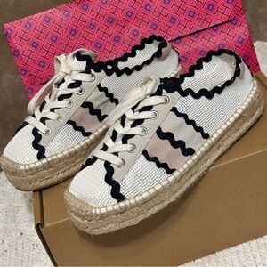 Anthropologie Bernardo 8 espadrille sneaker shoe bric brac white navy Tory Burch